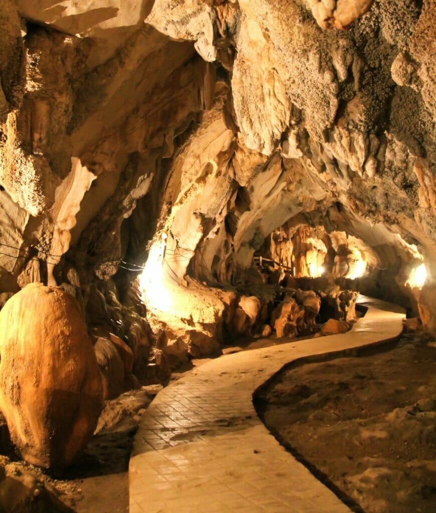 Jung Cave à Vang Vieng au Laos