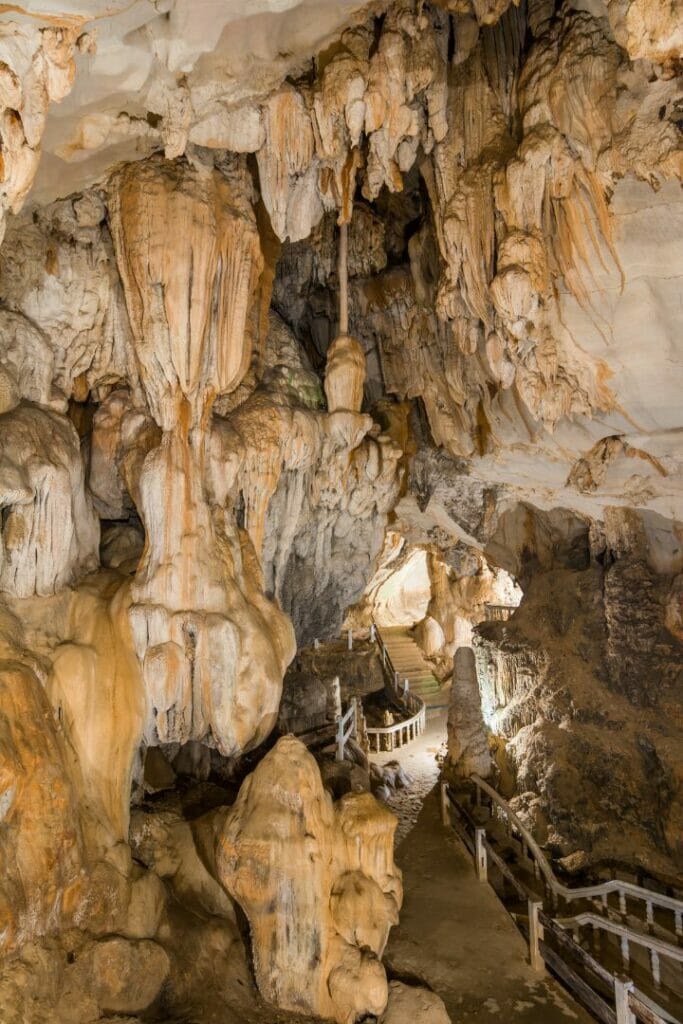 Jung Cave à Vang Vieng au Laos