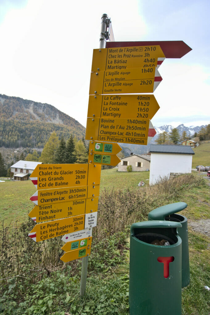 panneau randonnée col de la forclaz