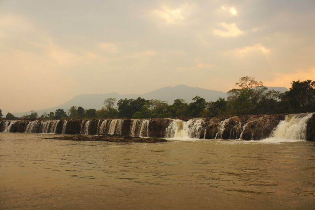 la cascade Tad Hua Gan sur la boucle de Pakse à moto sur le plateau des Bolovens, Laos