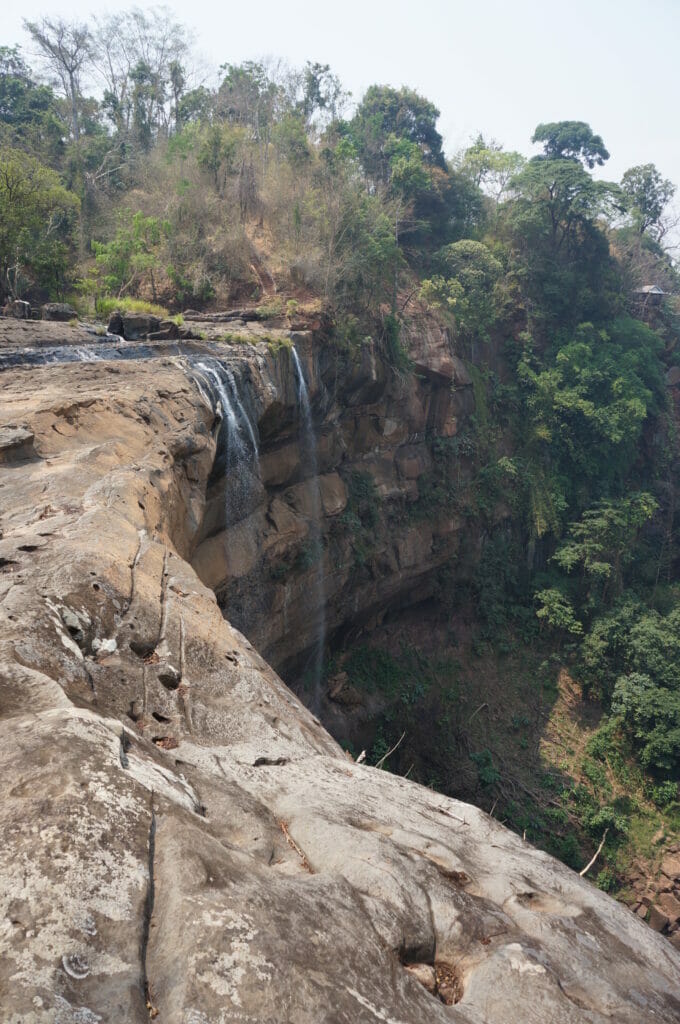 la cascade Tad Soung sur la boucle de Pakse à moto sur le plateau des Bolovens, Laos