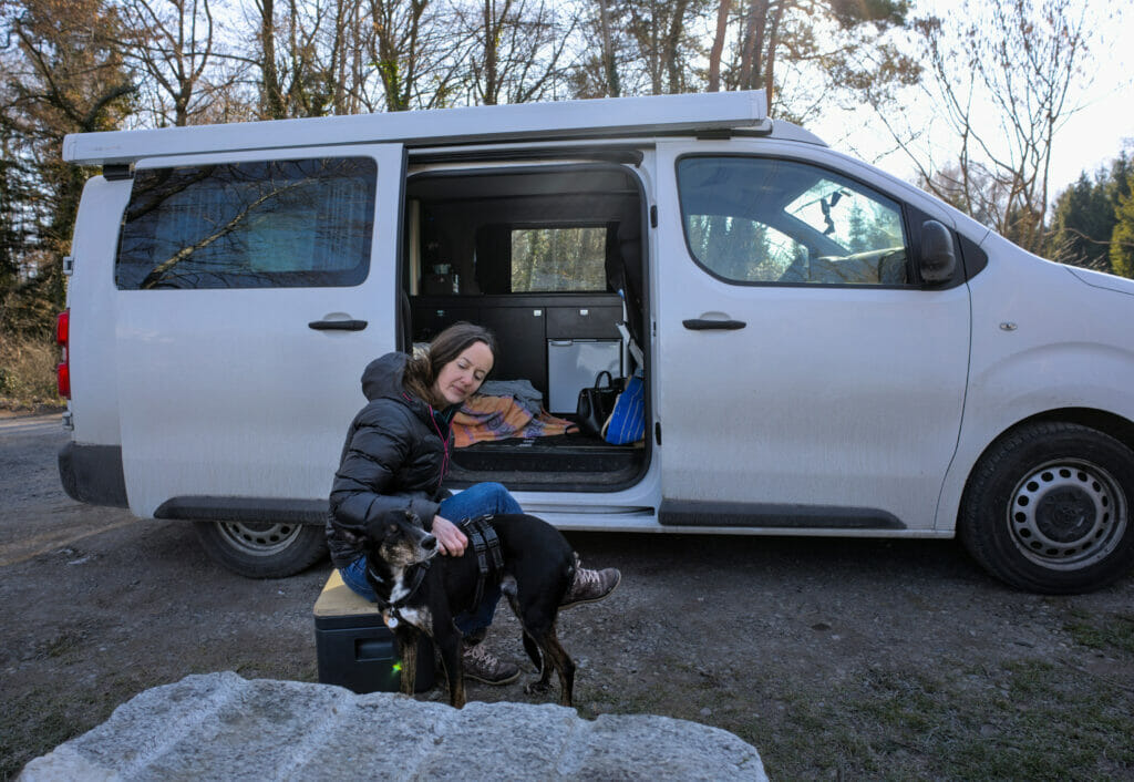 Tout savoir sur les toilettes sèches en van, fourgon ou camping-car