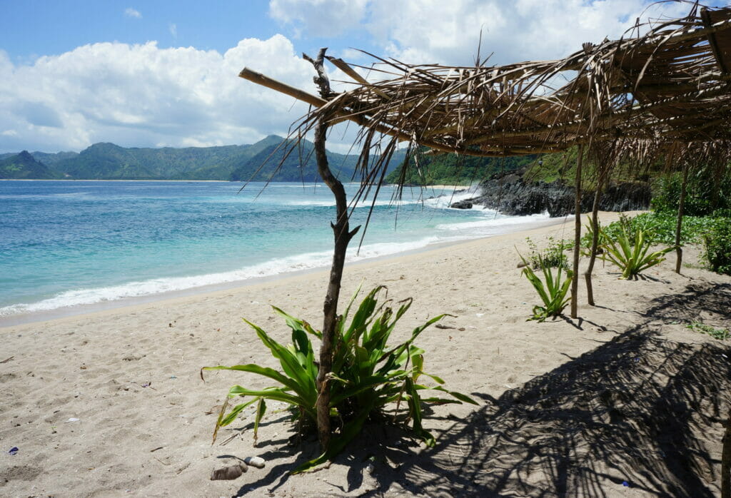 la plage Mawi à Lombok