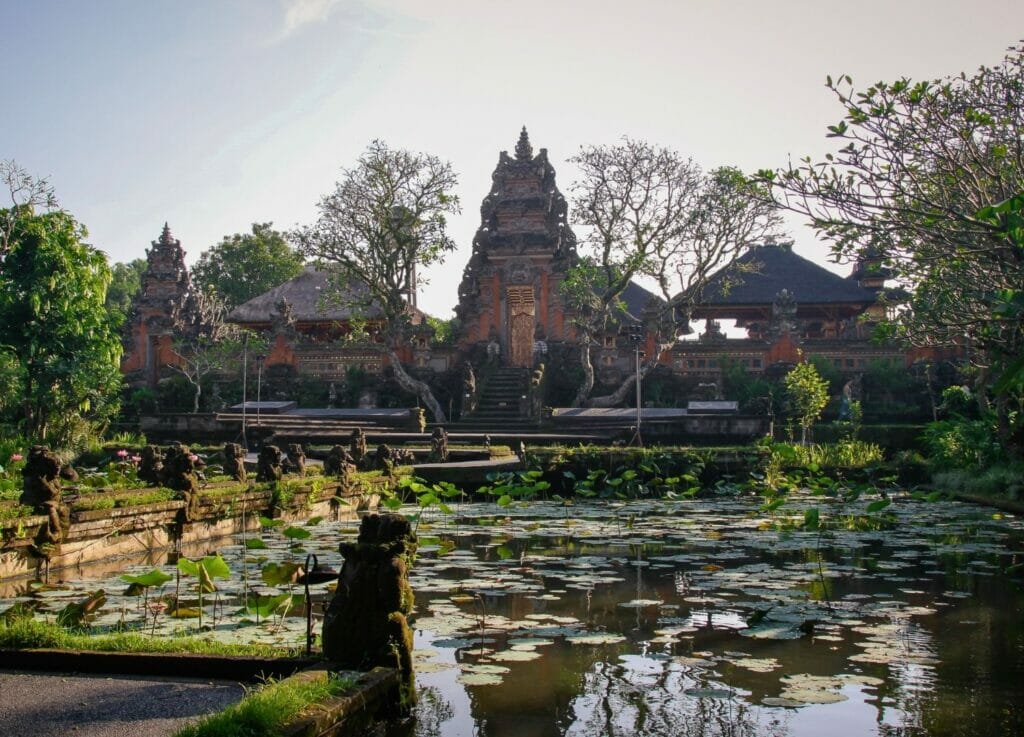 le temple de l'eau, le temple saraswati