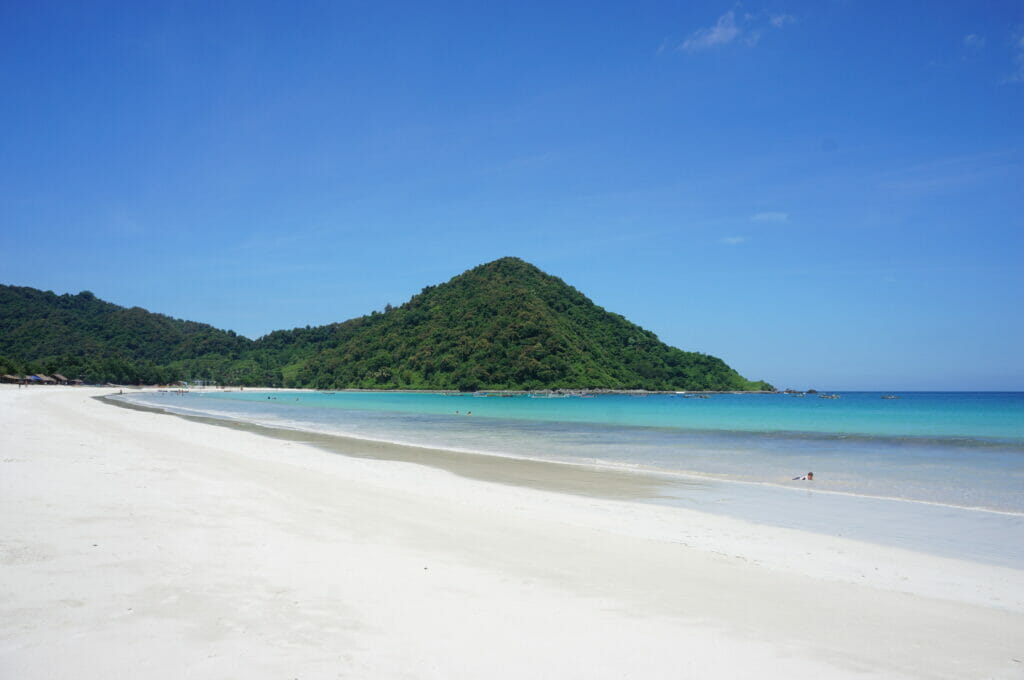 la plage de selong benalak à Kuta Lombok en indonésie