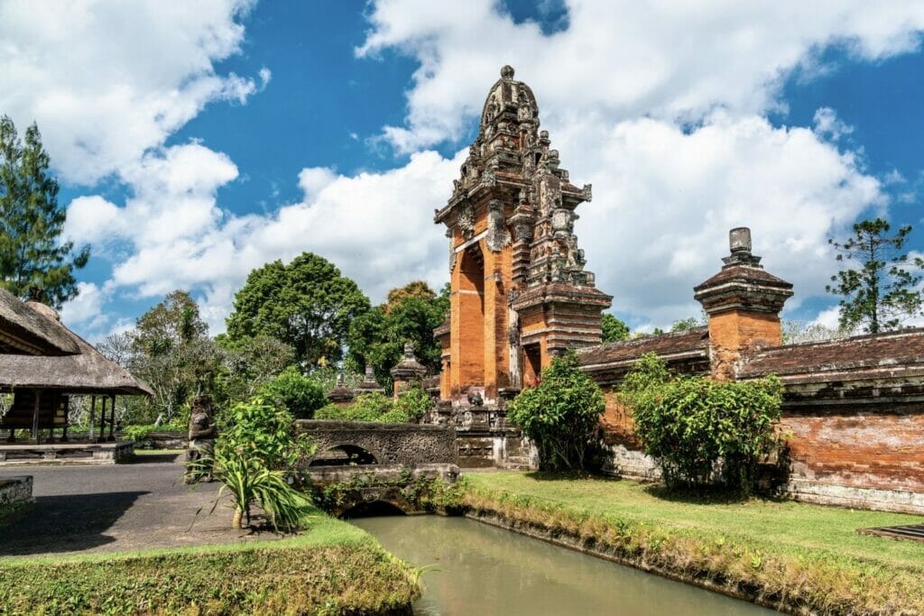 le temple taman ayun sur l'île de Bali en Indonésie