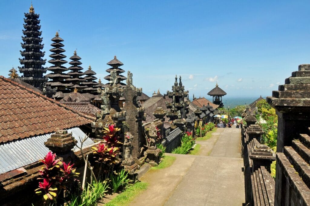 le temple besakih au nord de Bali en Indonésie