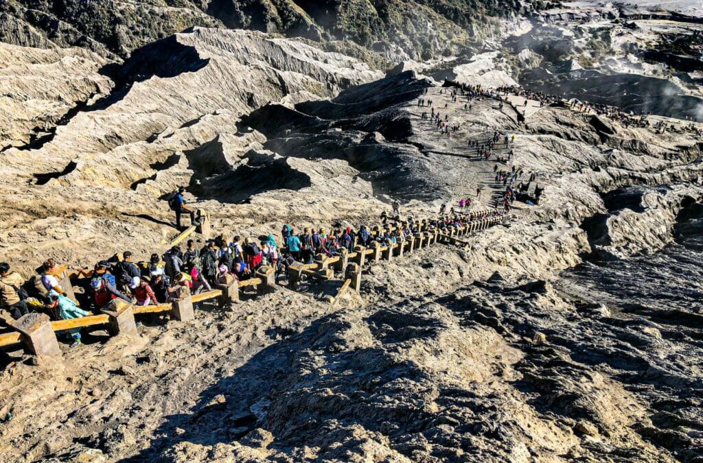 l'escalier qui mène au cratère du Mont Bromo