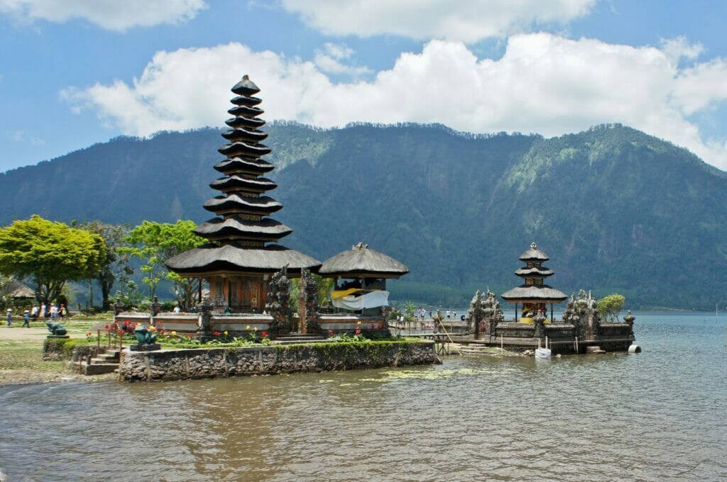 le temple ulun danu au nord de Bali