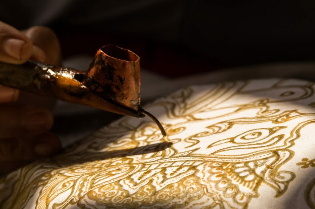 l'art du batik en Indonésie