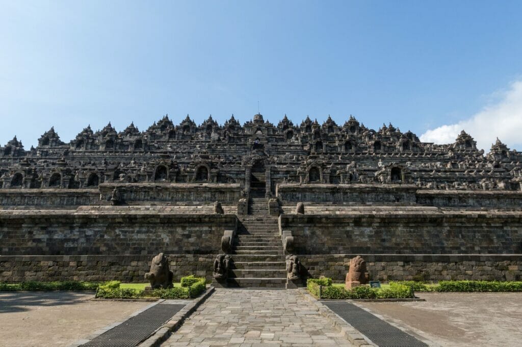 le temple borobudur à Jogja en Indonésie