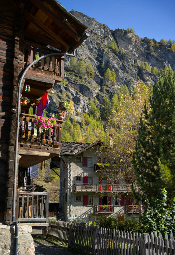 le village d'Evolène en automne