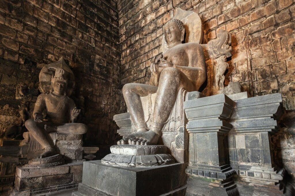 seated buddha in mendut temple