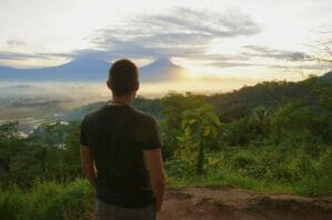 le lever du soleil sur la plaine de Yogyakarta