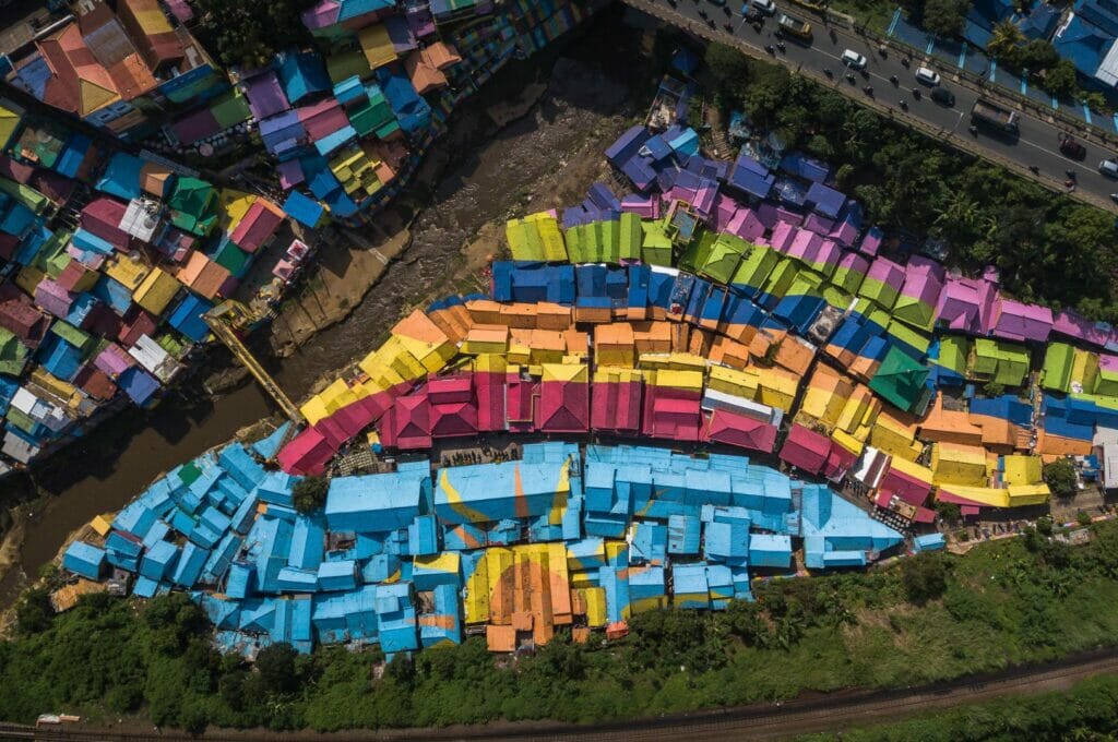 visiter les quartiers colorés Kampung Biru Arema et Kampung Warna Warni de Malang sur Java en Indonésie