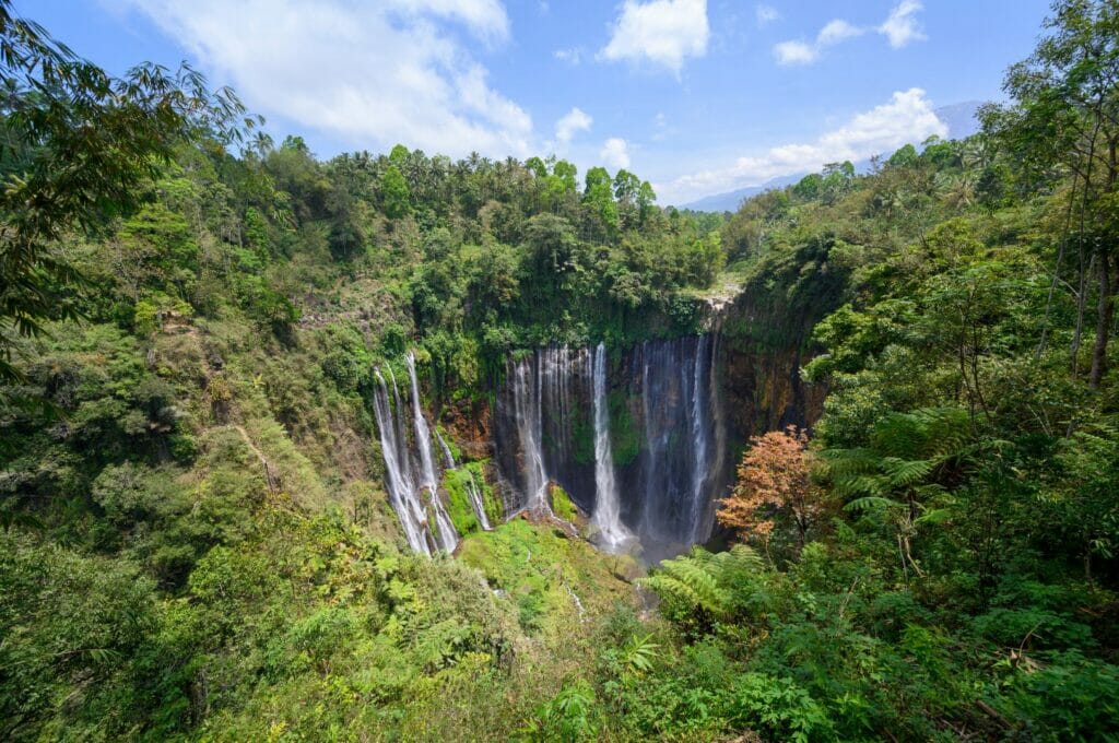 la cascade Tumpak sewu, la plus belle cascade de Java en Indonésie