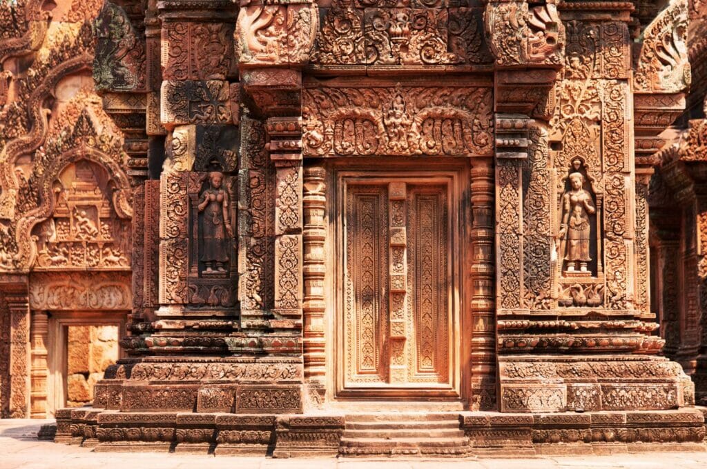 magnifique temple Banteay Srei, non loin des temples d'angkor