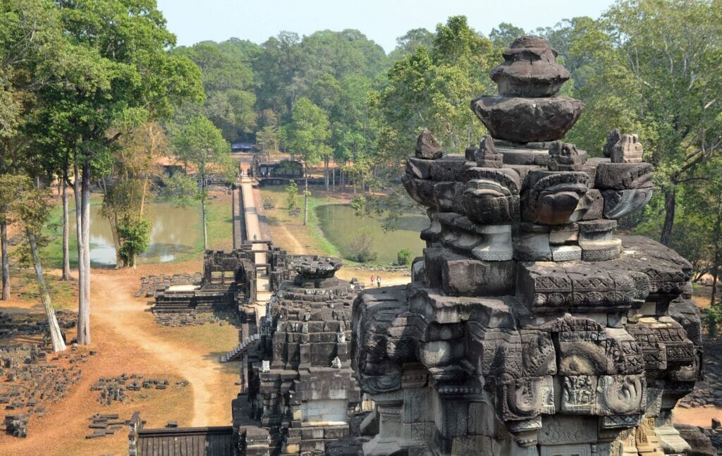 haut sculpté du baphuon, partie du temple Angkor Thom