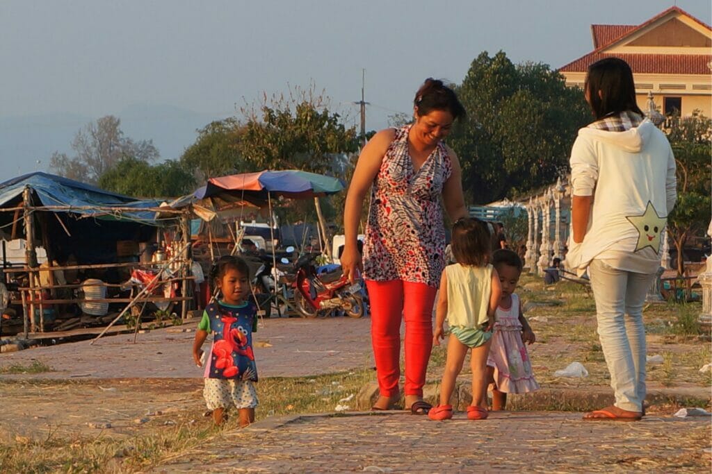 famille cambodgienne à Koh Kong