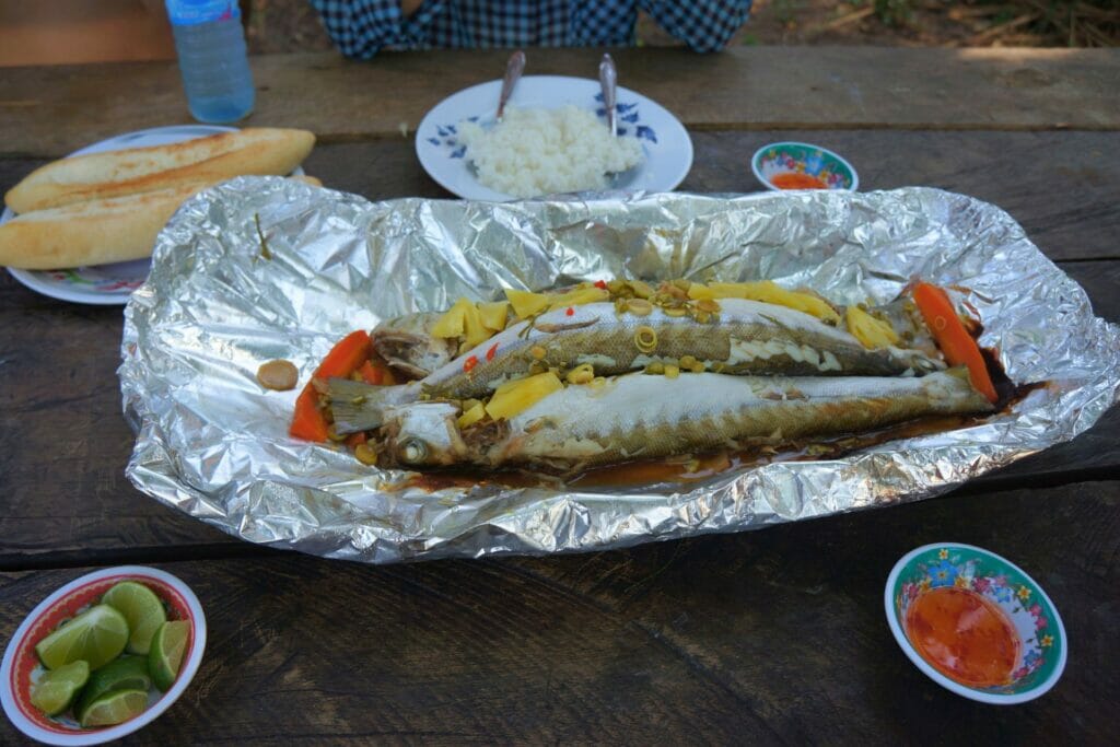 poisson au barbecue sur l'île de Koh Kong