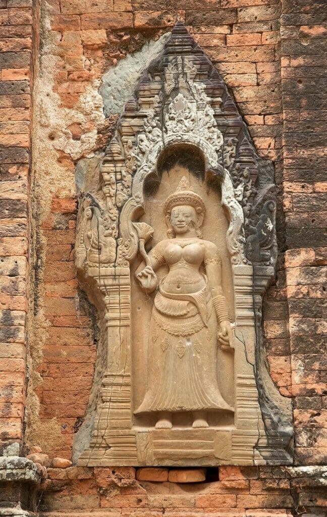 sclupture du temple lolei, un des temples Roluos, non loin d'Angkor