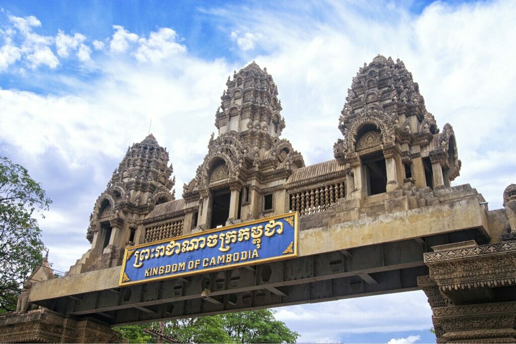 the poipet border between Thailand and Cambodia