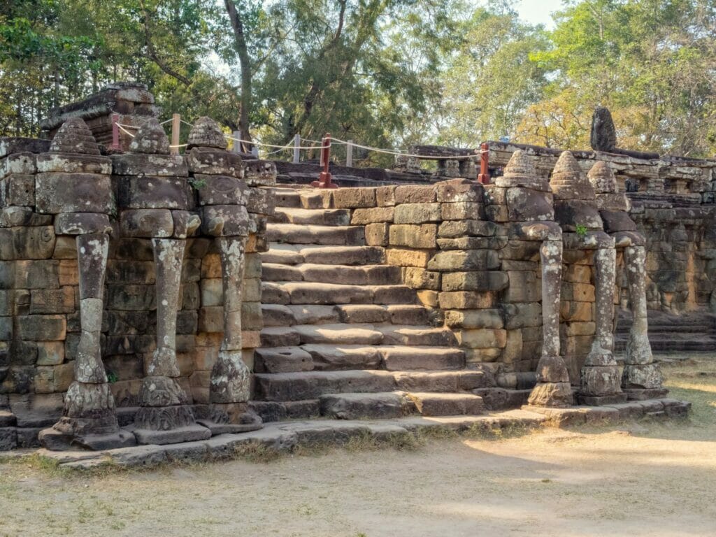 la terrasse des éléphants, une partie du temple Angkor Thom