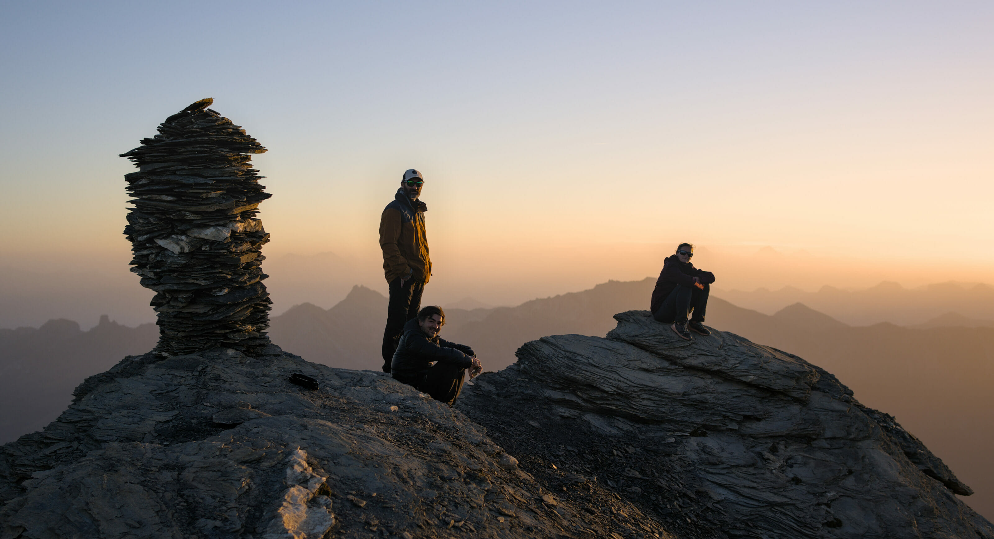 lever de soleil à côté du cairn du Mont de l'Etoile