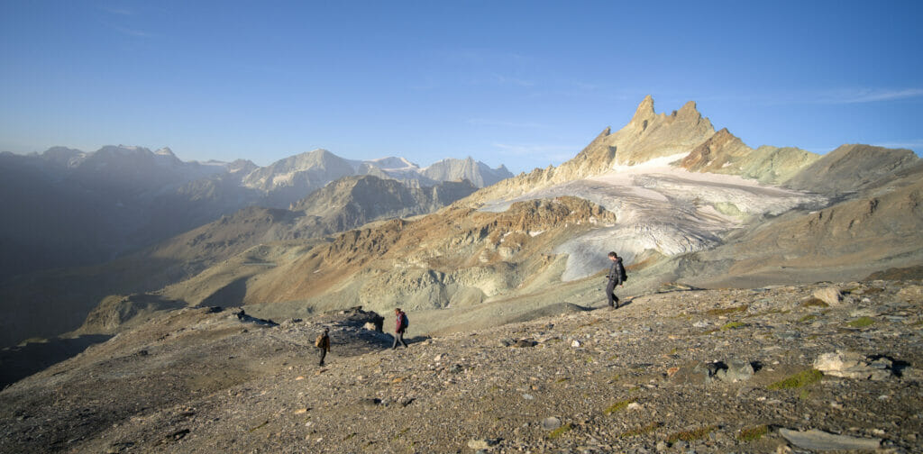 panorama avec les aiguilles rouges