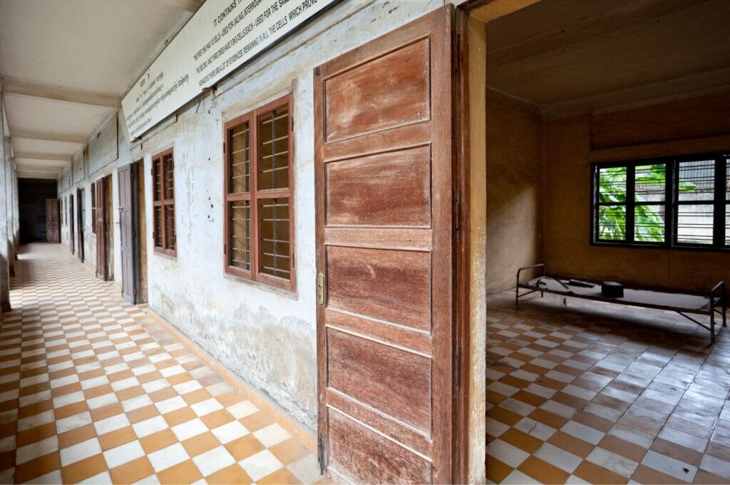 le musée du génocide Tuol Sleng (S-21) à Phnom Penh