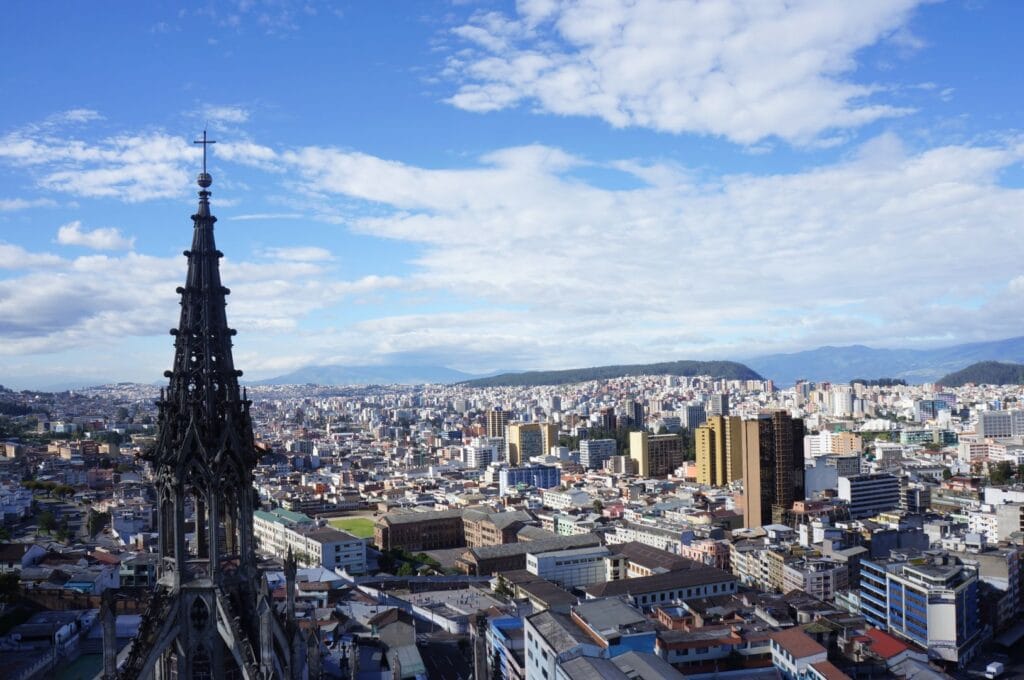 tour de la Basilica del Voto Nacional