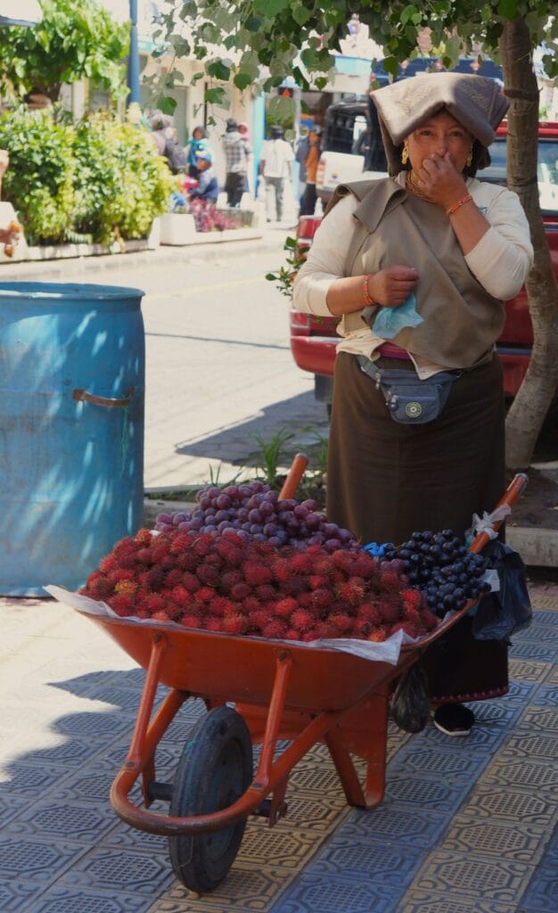 le marché Otavalo en Équateur