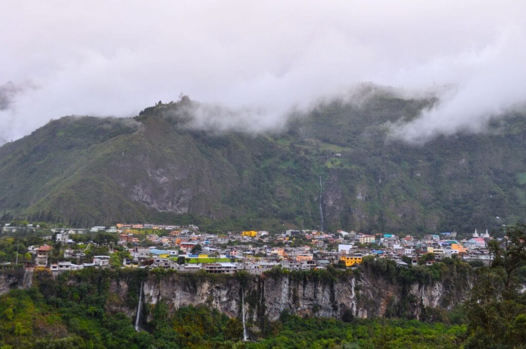 the town of Baños de Agua Santa in Ecuador
