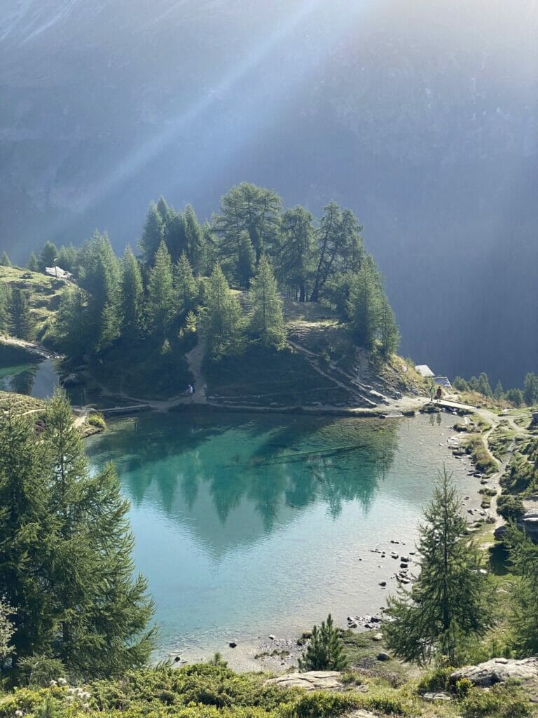 reflets lac bleu