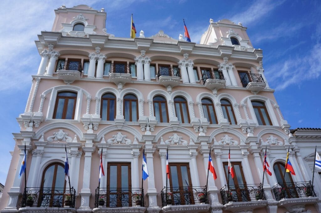 hotel plaza grande à Quito