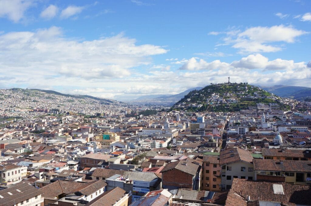 vue sur Quito et el panecillo