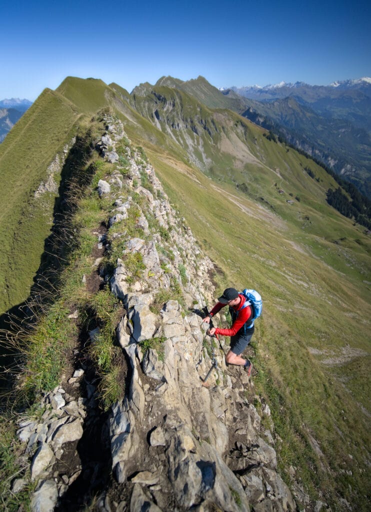 il faut parfois s'aider des mains