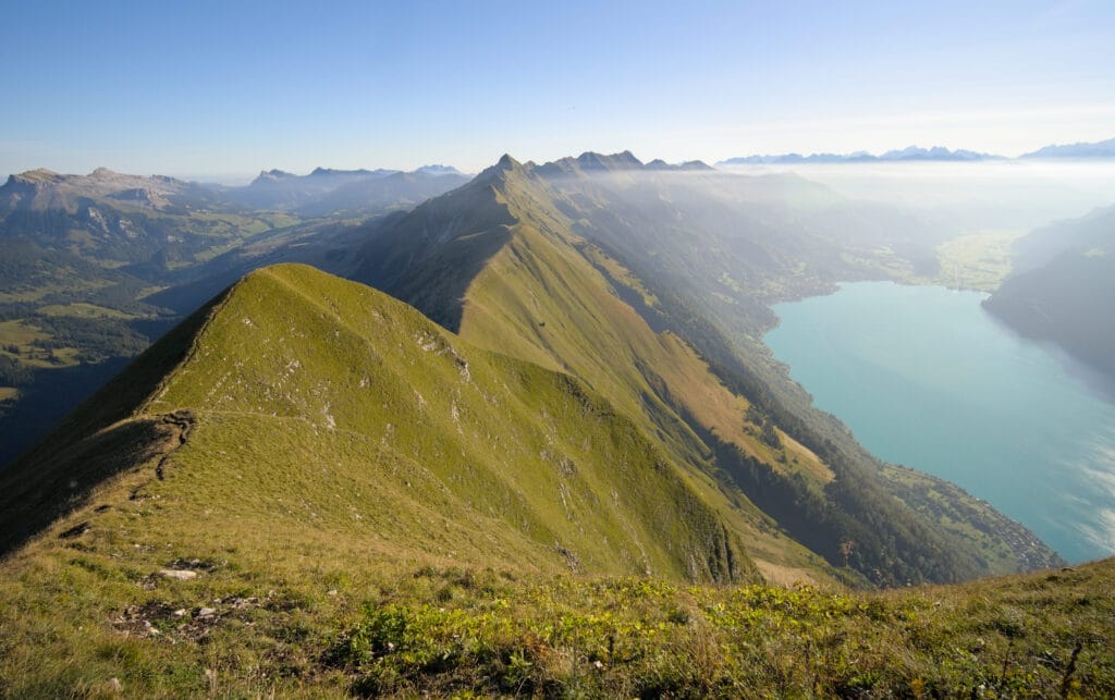 Toute l'arête du Hardergrat depuis le sommet du Augstmatthorn