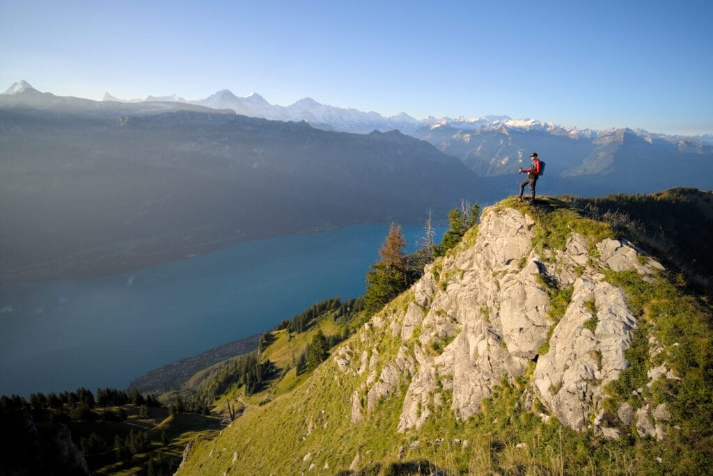 vue sur les alpes bernoises en montant au Suggiturm