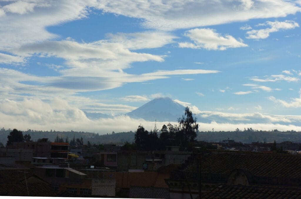 vue sur le Cotopaxi depuis Latacunga