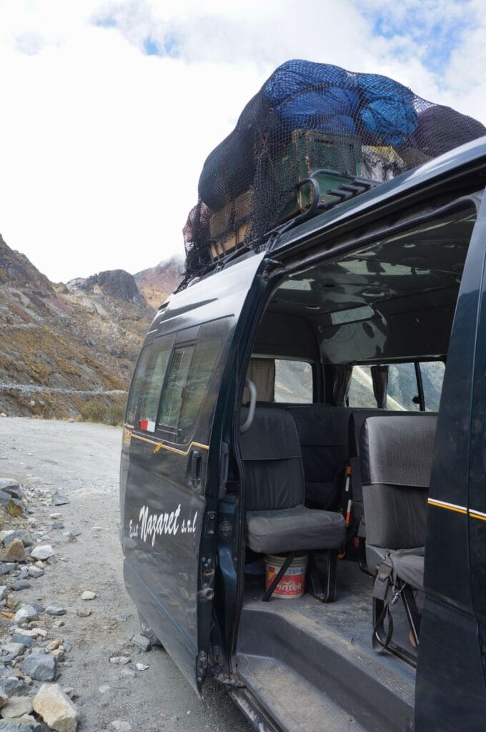 minibus de l'agence avec laquelle nous avons fait le trek de santa cruz