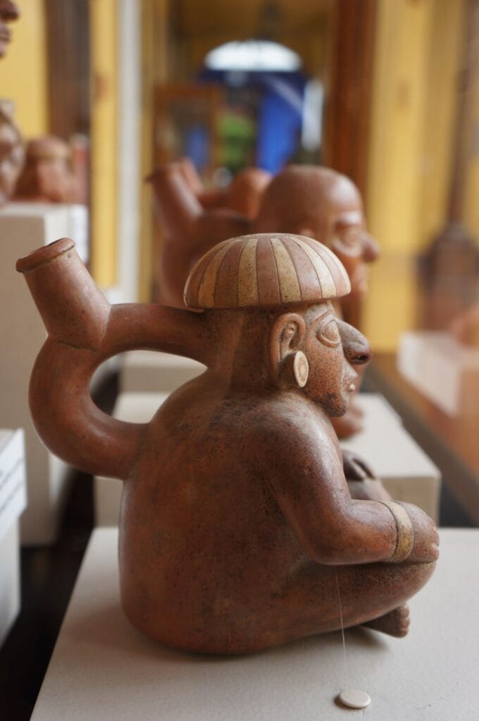 poteries datant des Moches, civilisation pré-inca