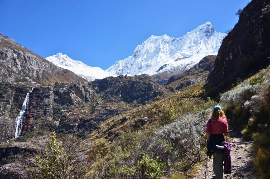 le trek d'une journée qui mène à la laguna 69