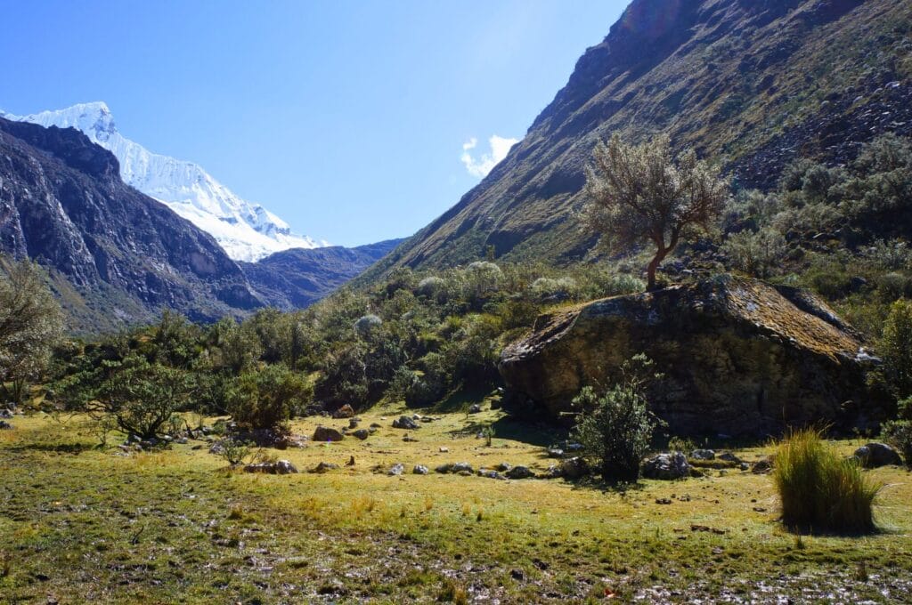 vue sur les Andes lors du trek de la laguna 69