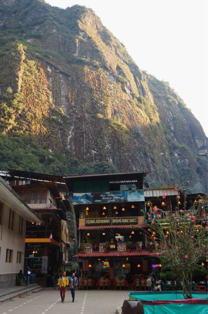 Aguas Calientes, la ville au pied du Machu Picchu