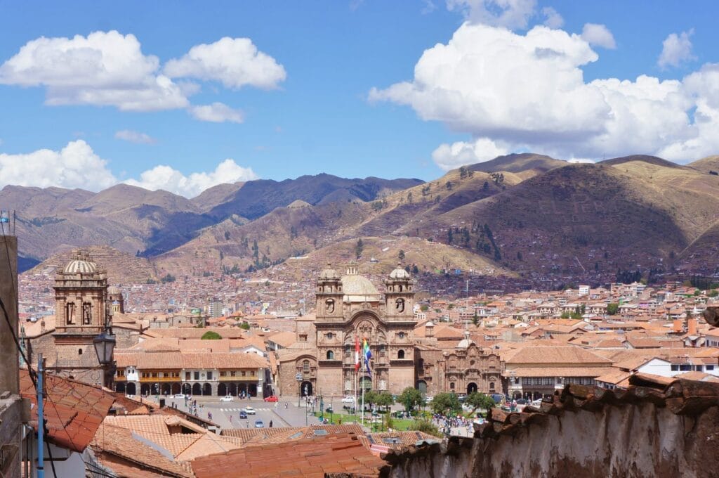 vue sur la cathédrale Notre-Dame-de-l'Assomption de Cuzco