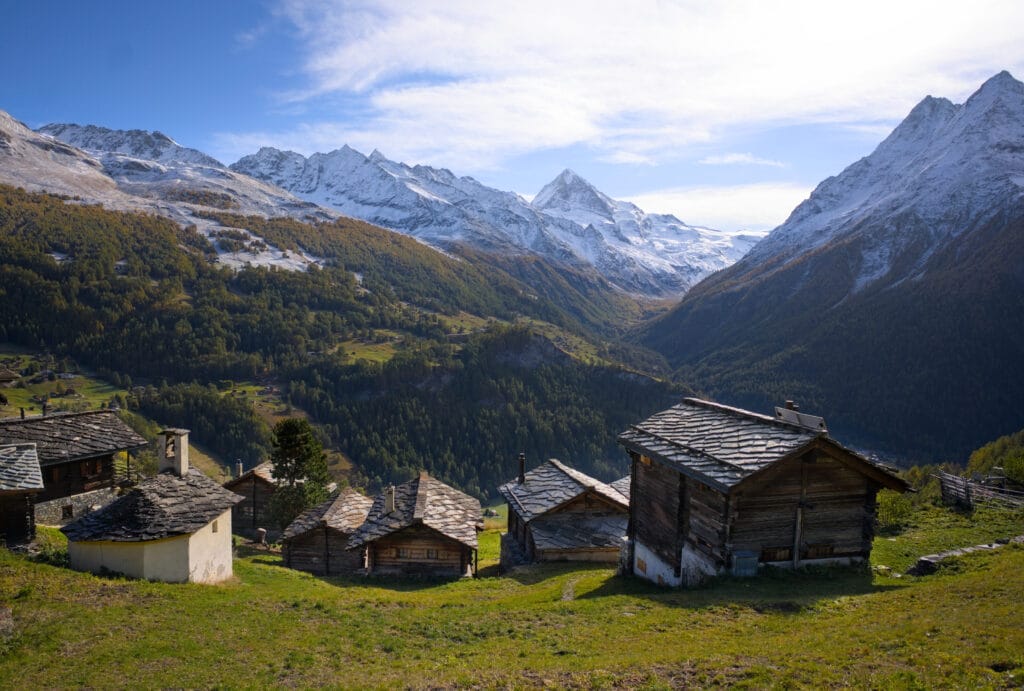 vue depuis La Giette sur la Dent-Blanche et les Veisivi