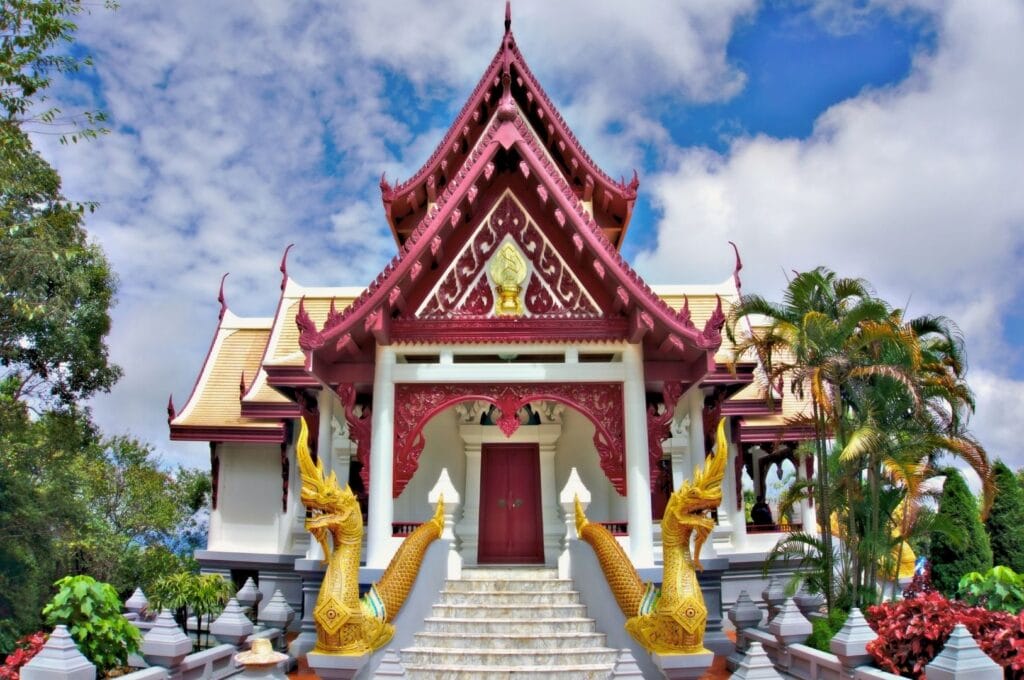 le temple Phra That Chedi Srinagarindra Stit Maha Santi Khiri à Mae Salong