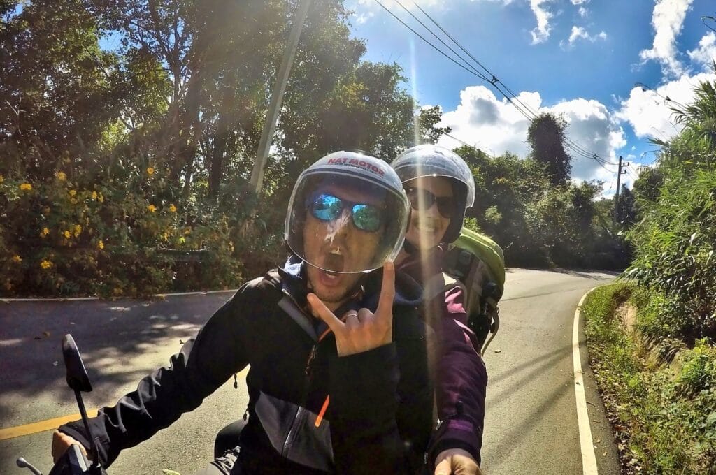 Fabienne and Benoit on their motorbike on the Mae Hong Son Loop route