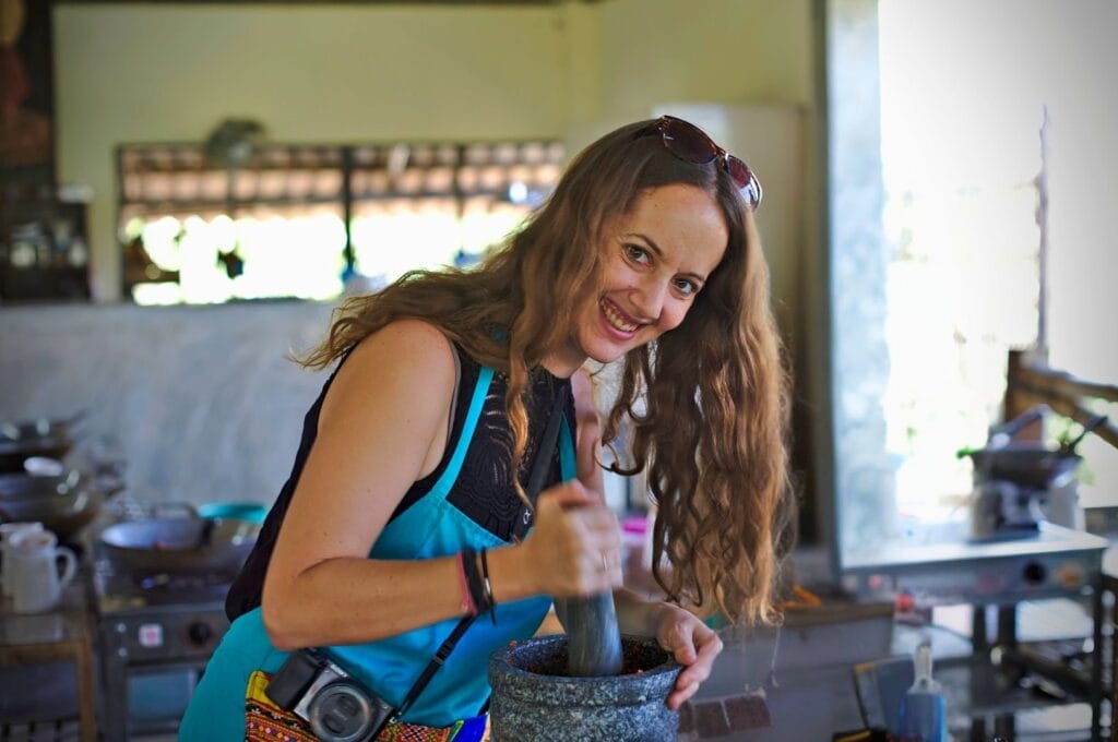 Fabienne lors du cours de cuisine thaïe